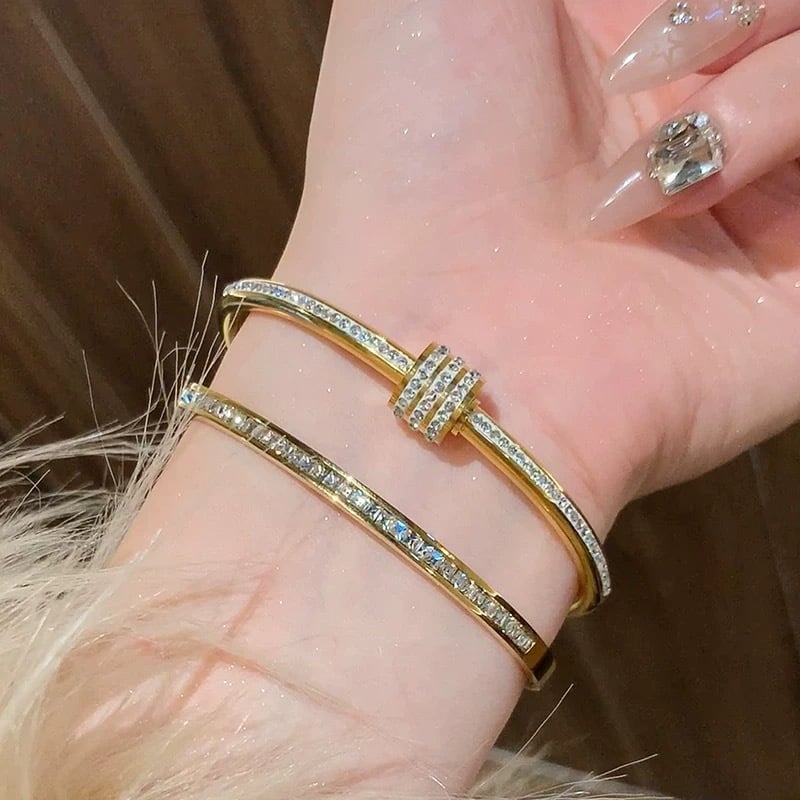 4-Piece Elegant Stainless Steel Bracelet Set,  Fashionable Classic Design